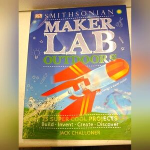 Smithsonian Maker Lab Book